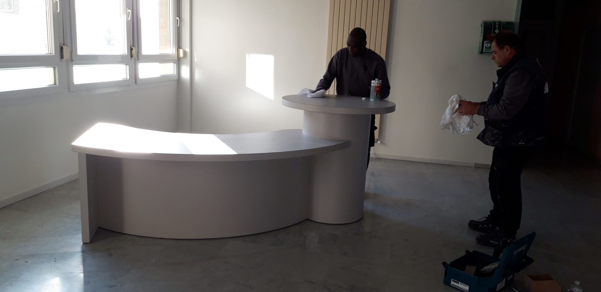 artibois prestation realisation mobilier de bureau et de magasin