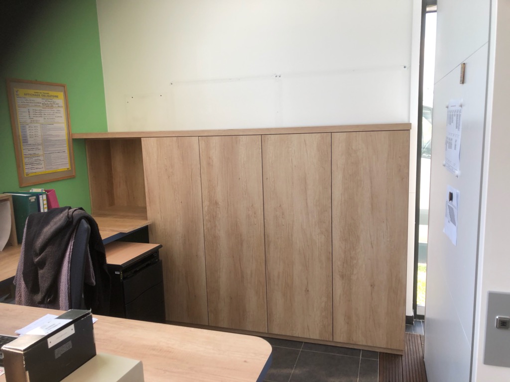 artibois prestation realisation mobilier de bureau et de magasin