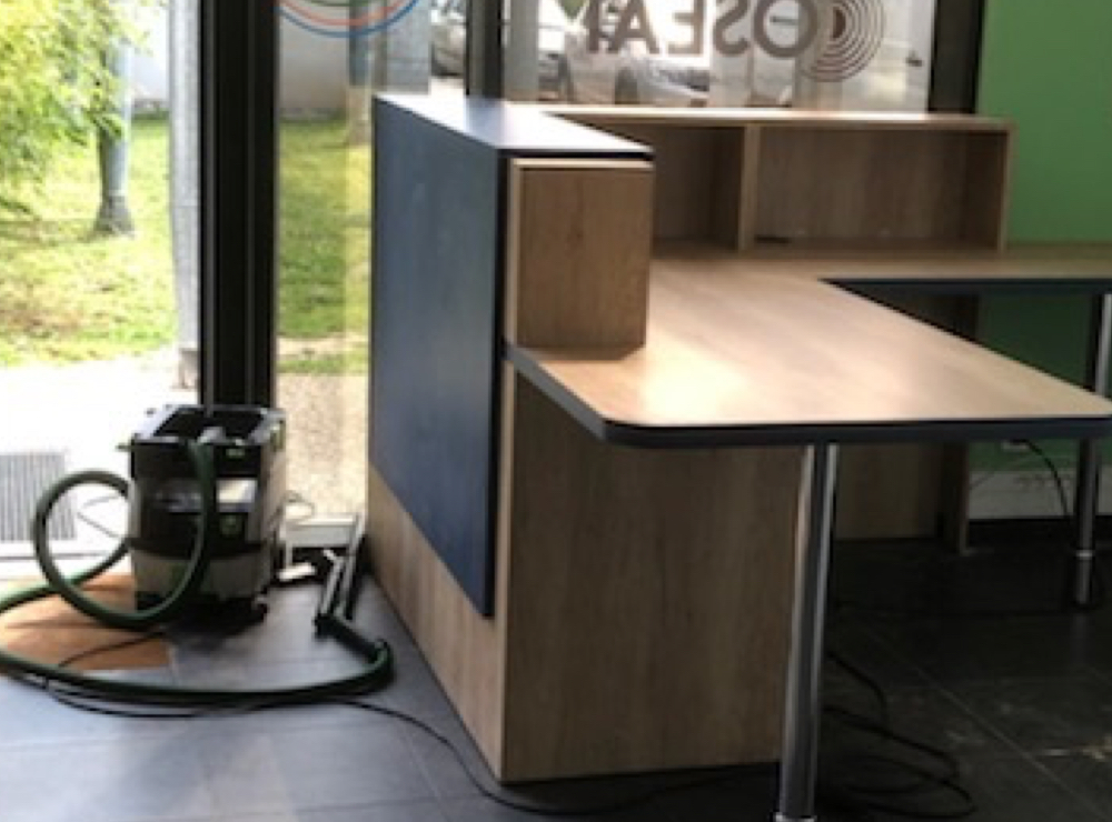 artibois prestation realisation mobilier de bureau et de magasin