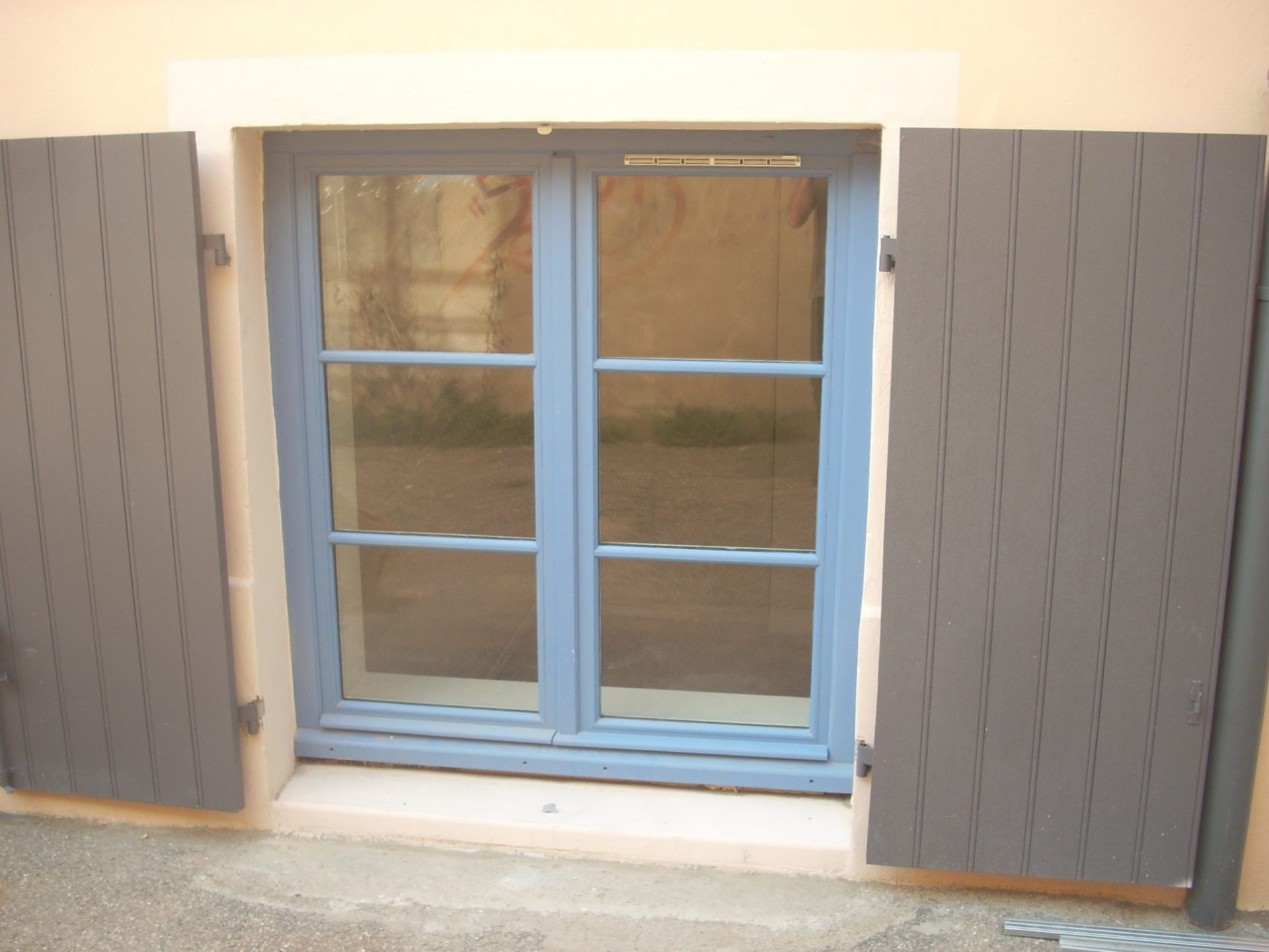 artibois prestation realisation fenêtre portes fenêtre et volets